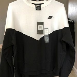 Nike 👉Cropped👈 Sweater 2X TODAYS PRICE ONLY!